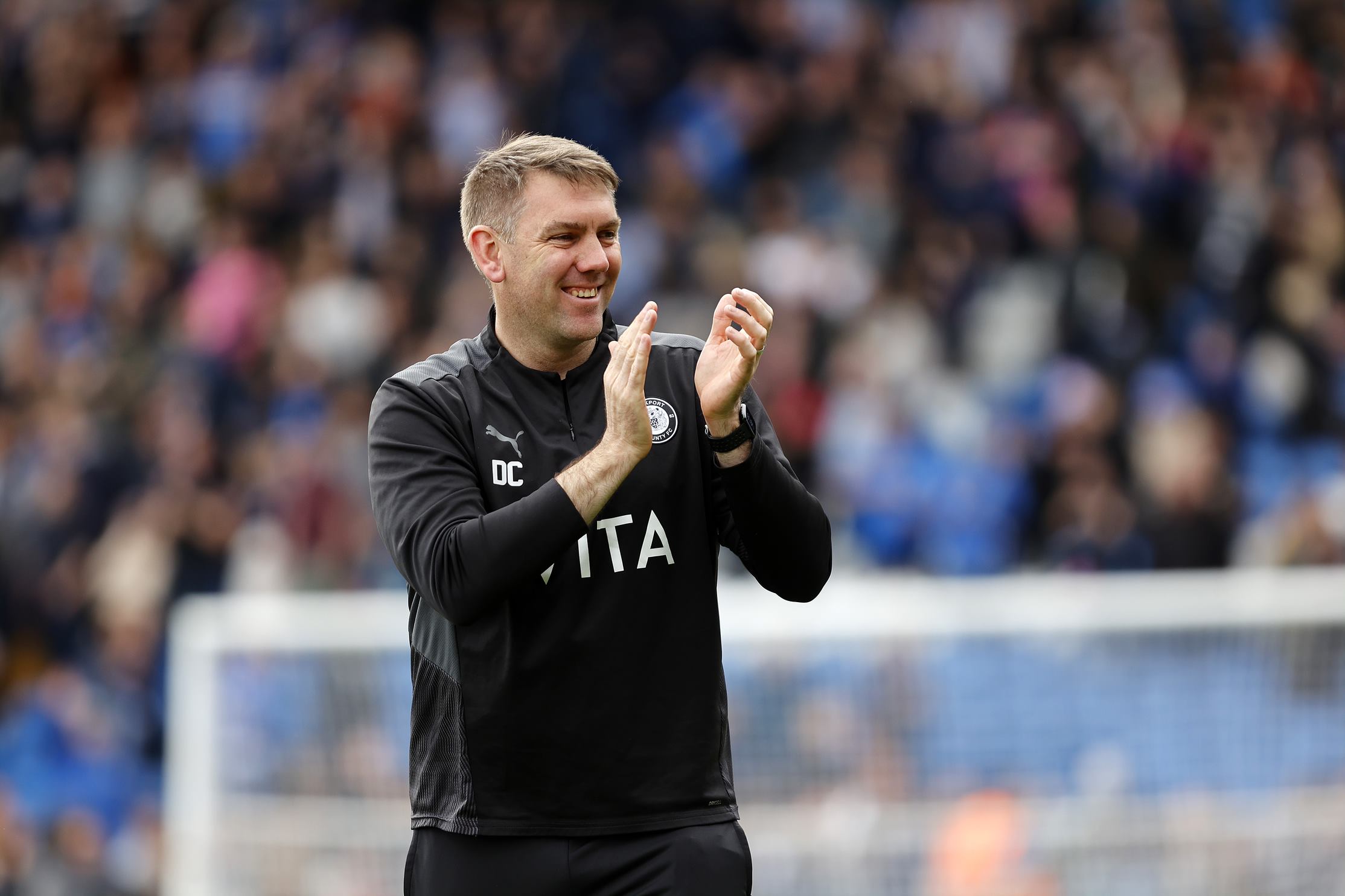 Dave Challinor signs new deal! - Stockport County